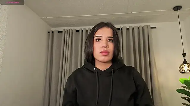 zoevg online show from June 2, 2026, 12:27 pm