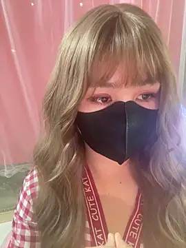 Snapshot of -Violet-t chatting on February 27, 2026, 1:06 am -Violet-t online show from February 27, 2026, 1:06 am