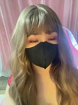 -Violet-t online show from May 19, 2026, 1:07 pm