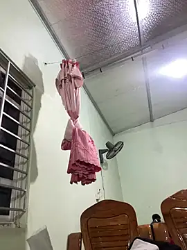 Snapshot of -Violet-t chatting on February 19, 2026, 2:25 pm -Violet-t online show from February 19, 2026, 2:25 pm