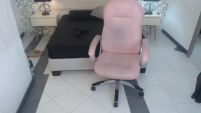 Snapshot of Venusandrea29 chatting on February 19, 2026, 12:02 pm Venusandrea29 online show from February 19, 2026, 12:02 pm