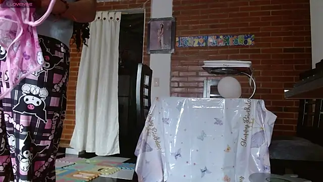 Lia rouse04 online show from March 18, 2026, 1:02 pm