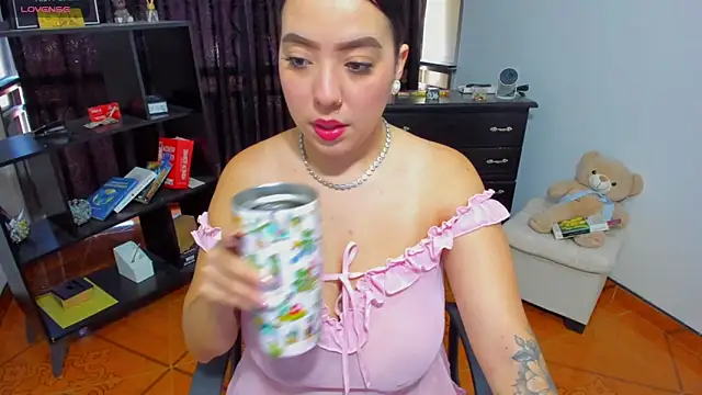 Snapshot of SophiiaRios_ chatting on June 11, 2026, 1:08 pm SophiiaRios online show from June 11, 2026, 1:08 pm