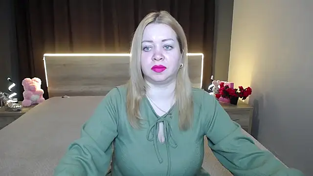 Snapshot of OliviaVerr chatting on February 18, 2026, 1:18 pm OliviaVerr online show from February 18, 2026, 1:18 pm