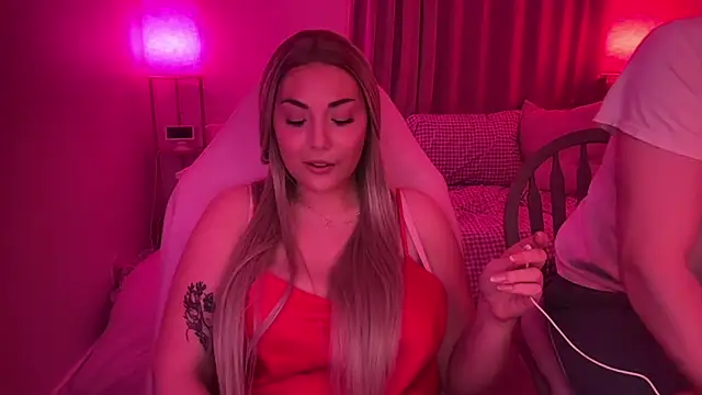 Snapshot of BellaMarieXO chatting on February 15, 2026, 1:06 am BellaMarieXO online show from February 15, 2026, 1:06 am