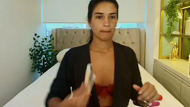 Maxine Spencer online show from February 5, 2026, 7:53 pm