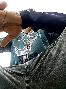 Snapshot of adambrosk_08 chatting on February 21, 2026, 6:10 pm adambrosk 08 online show from February 21, 2026, 6:10 pm