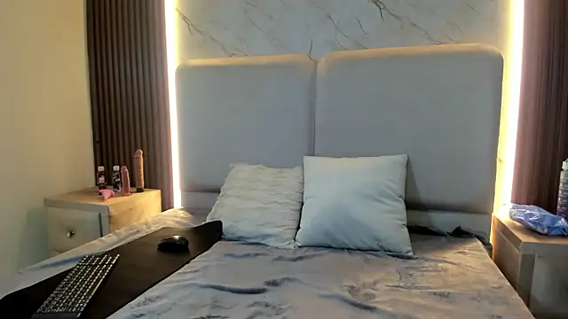 GraceAlexa12 online show from February 23, 2026, 2:17 pm