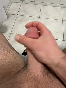 GuestSolo online show from April 15, 2026, 3:49 pm