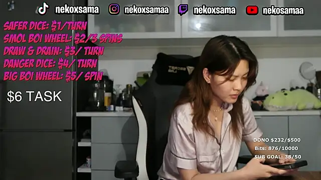 Snapshot of nekoxwaifu chatting on May 3, 2026, 10:57 pm nekoxwaifu online show from May 3, 2026, 10:57 pm