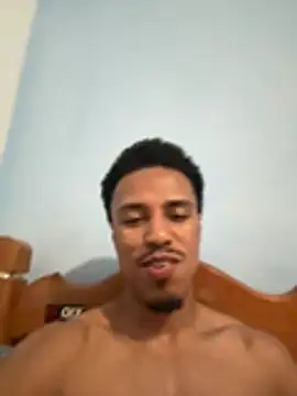 Snapshot of LorenzoBlack27 chatting on July 12, 2026, 9:59 pm LorenzoBlack27 online show from July 12, 2026, 9:59 pm