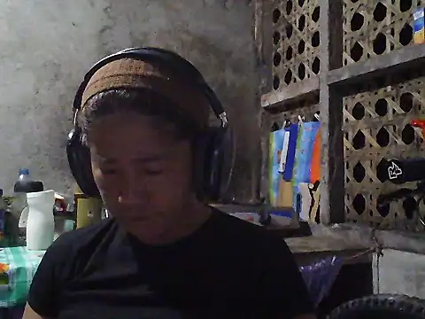 lovelyxxx88 online show from February 6, 2026, 1:18 pm