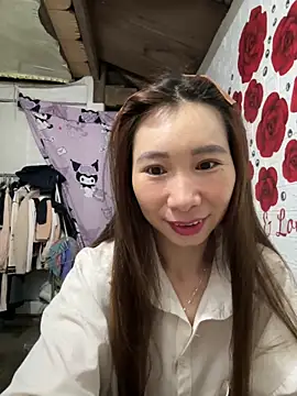 Adela-222 online show from April 16, 2026, 11:51 pm