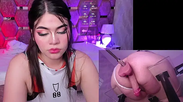 IsabellaBlow online show from May 15, 2026, 1:53 pm
