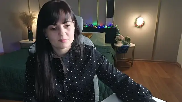  SilkyShadow  online show from January 16, 2026, 1:31 am