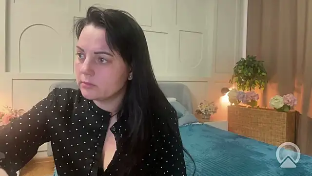  SilkyShadow  online show from March 25, 2026, 1:06 am