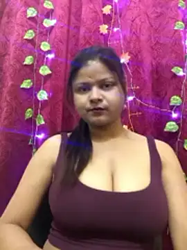 Attractive Queen  online show from March 5, 2026, 4:42 am