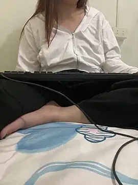 -Mimiu- online show from February 15, 2026, 1:21 pm