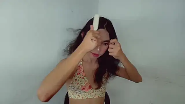 Snapshot of Massivecockfiona chatting on January 19, 2026, 5:33 am Massivecockfiona online show from January 19, 2026, 5:33 am