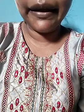 Desi Nil pori online show from April 21, 2026, 3:02 am