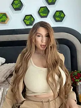 LucyBridgette online show from May 6, 2026, 11:14 am
