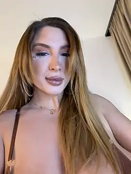 LucyBridgette online show from April 23, 2026, 2:40 am