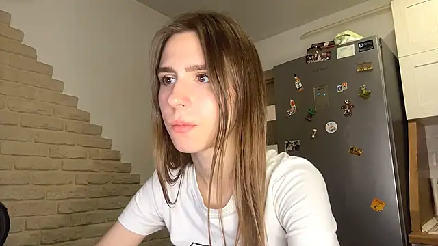 ElsieKuhlmann online show from March 24, 2026, 9:04 pm