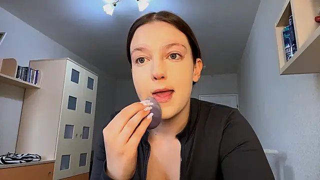 JammieMickiewicz online show from April 10, 2026, 2:24 pm