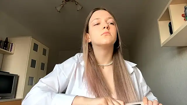 JammieMickiewicz online show from March 12, 2026, 7:12 am