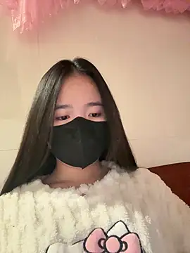 Gwen879 online show from March 12, 2026, 11:09 pm