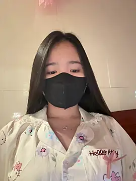 Gwen879 online show from March 27, 2026, 12:08 am