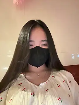 Gwen879 online show from March 16, 2026, 11:18 pm