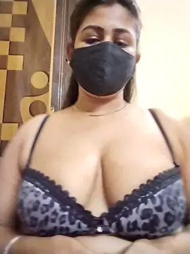 pinkihot23 online show from February 26, 2026, 4:18 pm