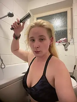 Snapshot of PurpleHazexx chatting on February 27, 2026, 12:44 am PurpleHazexx online show from February 27, 2026, 12:44 am