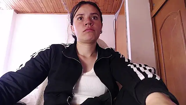 Snapshot of Shanel_Lozano chatting on February 4, 2026, 7:42 pm Shanel Lozano online show from February 4, 2026, 7:42 pm