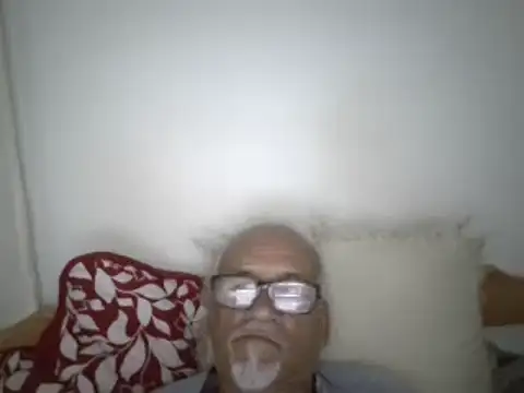 Snapshot of Patyman chatting on May 1, 2026, 11:43 pm Patyman online show from May 1, 2026, 11:43 pm