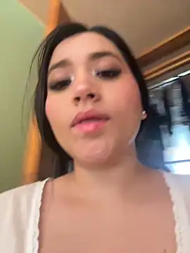 Veronica Wins  online show from April 1, 2026, 5:54 pm