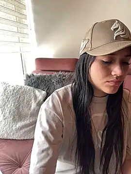 Snapshot of Veronica_Wins_ chatting on February 17, 2026, 7:33 pm Veronica Wins online show from February 17, 2026, 7:33 pm