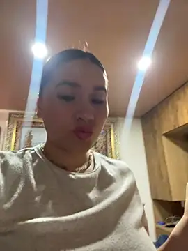 Snapshot of Veronica_Wins_ chatting on February 5, 2026, 6:37 pm Veronica Wins online show from February 5, 2026, 6:37 pm