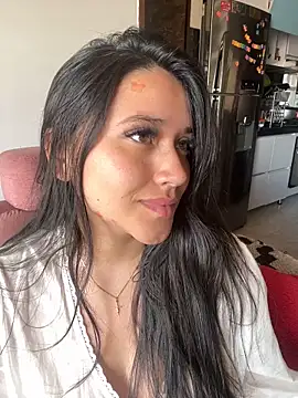 Veronica Wins  online show from April 10, 2026, 6:59 pm