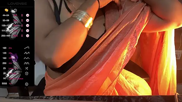 Snapshot of farfarwa chatting on February 19, 2026, 12:02 pm farfarwa online show from February 19, 2026, 12:02 pm