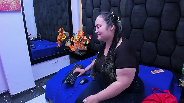 MiaRouss69 online show from January 14, 2026, 12:53 pm