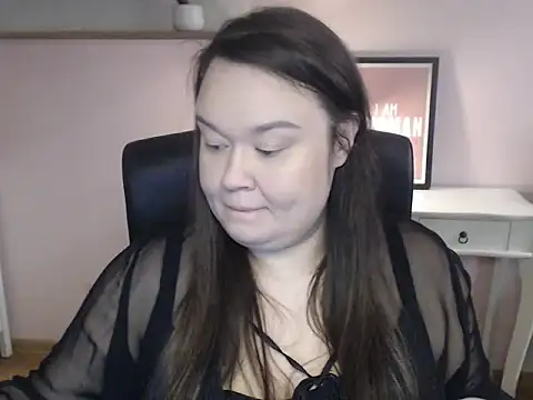 HollyDanceSoul online show from February 9, 2026, 5:16 am