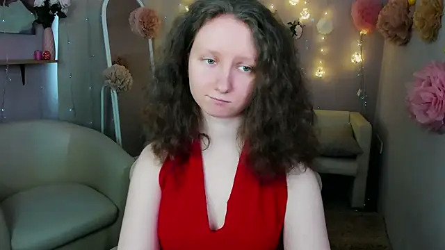 Snapshot of SunshineBlaze chatting on May 4, 2026, 1:25 pm SunshineBlaze online show from May 4, 2026, 1:25 pm