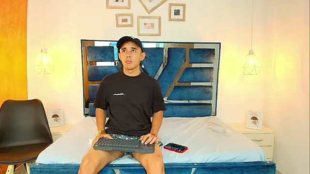 Lian Brown online show from January 14, 2026, 8:01 pm