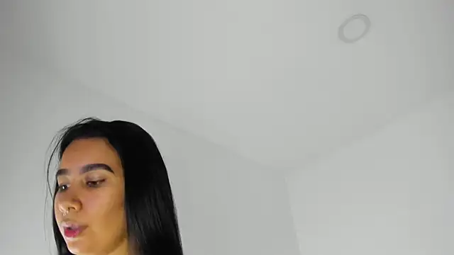 paulina lux online show from February 10, 2026, 7:35 pm