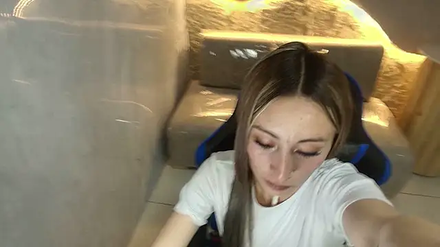 katalina r  online show from February 14, 2026, 2:56 am