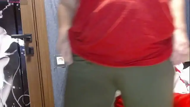 Snapshot of Santanna77 chatting on December 14, 2025, 8:31 am Santanna77 online show from December 14, 2025, 8:31 am