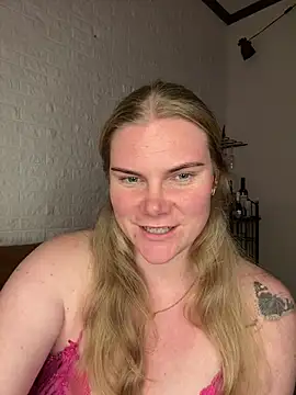 SexyBlondJoanna online show from March 3, 2026, 6:59 pm