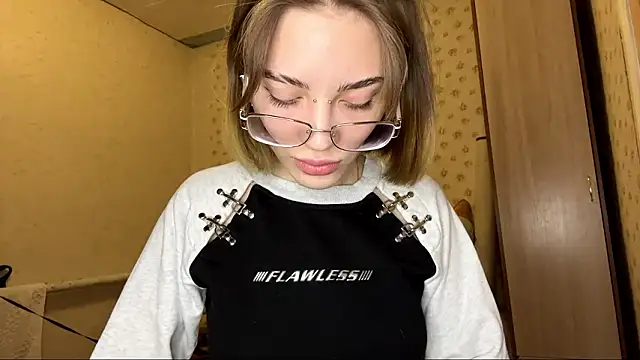 KerieDitti online show from January 16, 2026, 2:10 pm